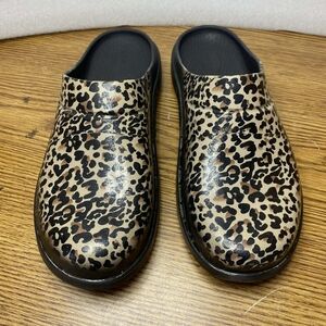 OOFOS Womens 12 Leopard Print Recovery Slip On Comfort Rubber Clogs Sandals